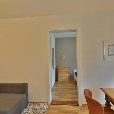 Center Apartment *